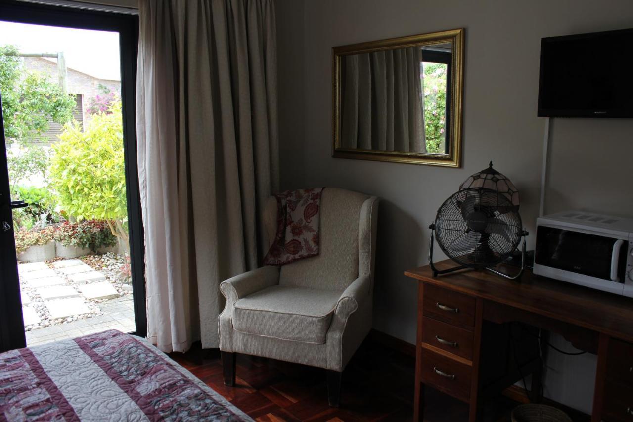 Traveller's Rest, Reebok Bed and Breakfast Mossel Bay Eksteriør billede