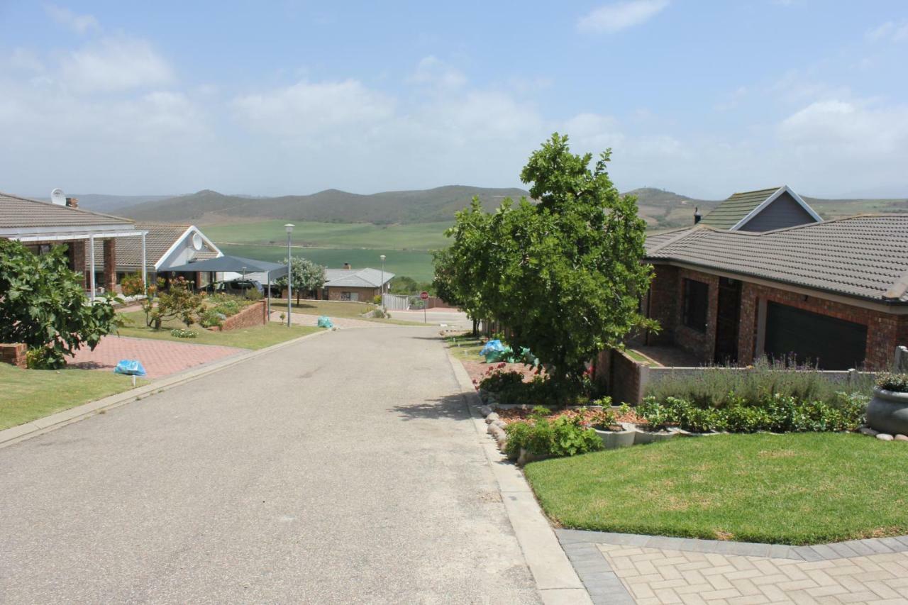 Traveller's Rest, Reebok Bed and Breakfast Mossel Bay Eksteriør billede