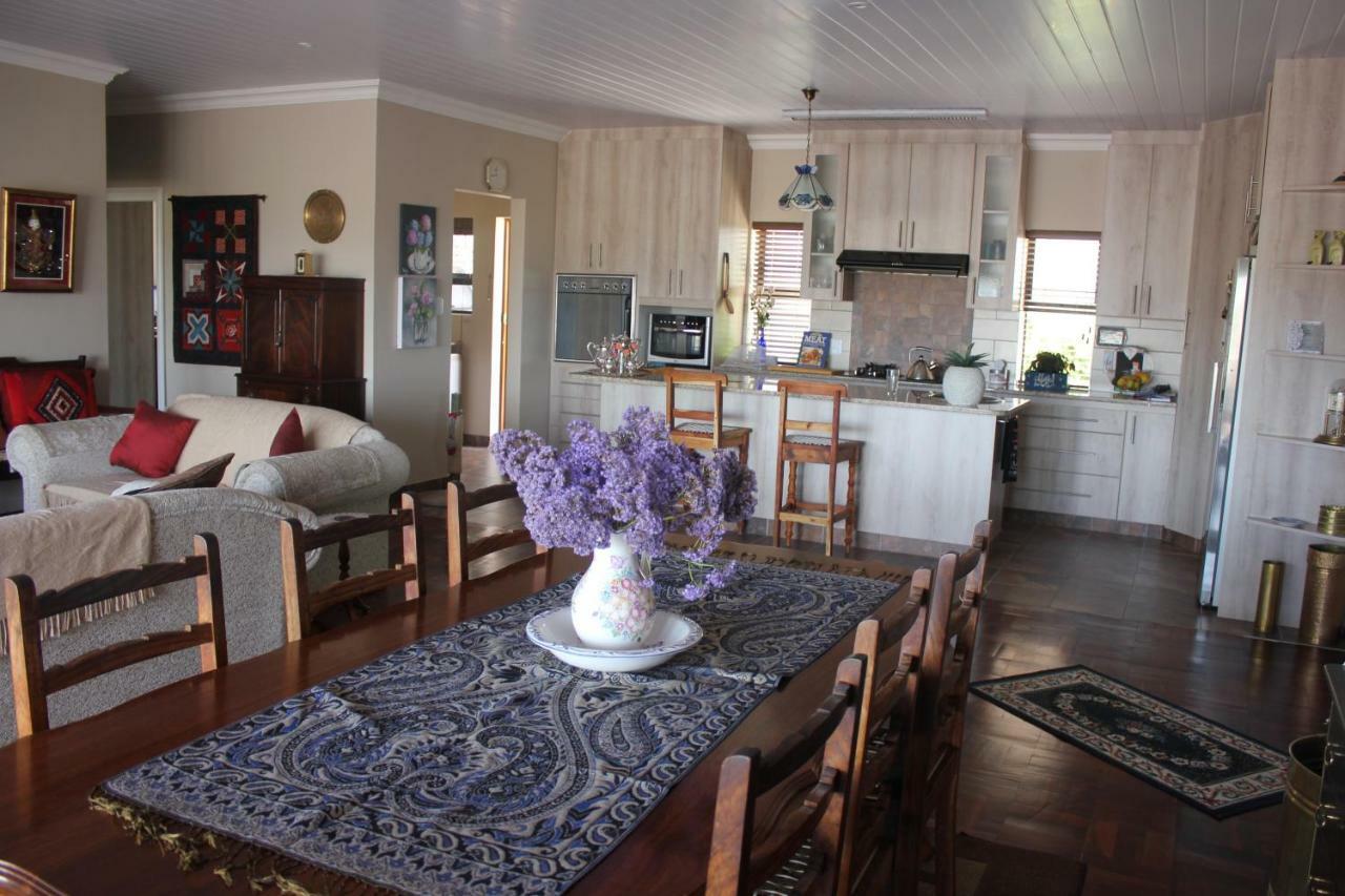 Traveller's Rest, Reebok Bed and Breakfast Mossel Bay Eksteriør billede